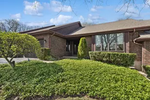 808 Kristin Ct, Gurnee, IL 60031 - Photo 1