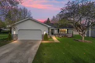 815 Carriage Dr, Algonquin, IL 60102 - Photo 1