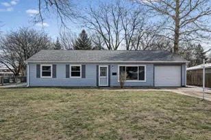 86 Circle Dr E, Montgomery, IL 60538 - Photo 1