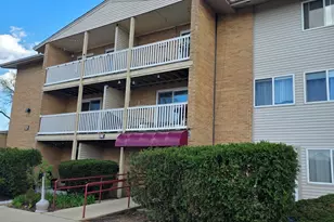 910 Beau Dr, Des Plaines, IL 60016 - Photo 1