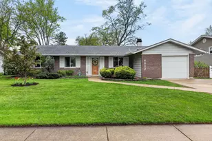 6812 Woodridge Dr, Woodridge, IL 60517 - Photo 1