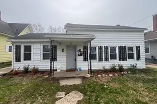639 W Madison St, Ottawa, IL 61350 - Photo 1