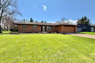 6933 Paddock Ln, Rockford, IL 61114 - Photo 1
