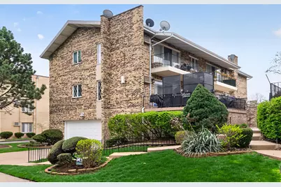 9620 S Kedvale Avenue #101, Oak Lawn, IL 60453 - Photo 1
