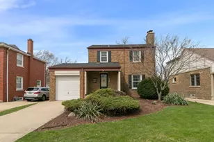 446 Longcommon Rd, Riverside, IL 60546 - Photo 1