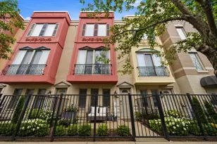527 N Peoria St, Chicago, IL 60642 - Photo 1