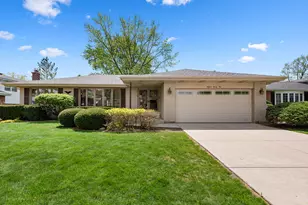 1621 Claremont Dr, Darien, IL 60561 - Photo 1