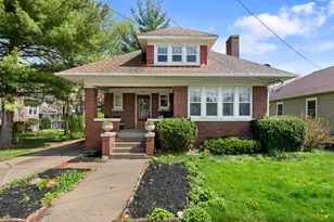 25 N Worth Ave, Elgin, IL 60123 - Photo 1
