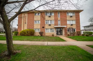 11036 S Kenneth Ave, Oak Lawn, IL 60453 - Photo 1