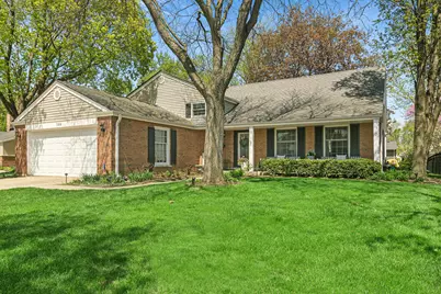 106 W Pickwick Road, Arlington Heights, IL 60005 - Photo 1