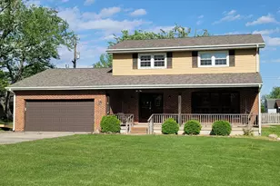 14 Lakedale Dr, Salem, IL 62881 - Photo 1