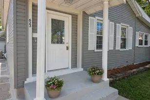 623 N Ottawa Ave, Dixon, IL 61021 - Photo 1