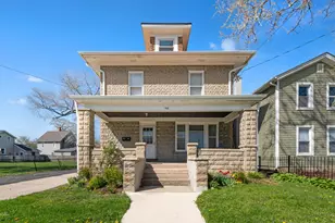 544 E New York St, Aurora, IL 60505 - Photo 1