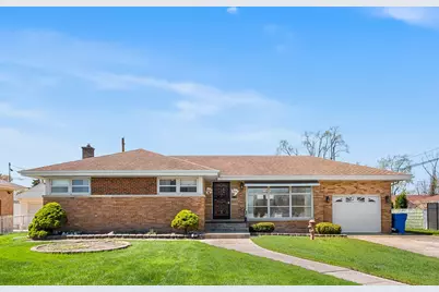5236 N Pioneer Avenue, Chicago, IL 60656 - Photo 1