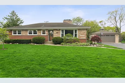 429 W Helen Road, Palatine, IL 60067 - Photo 1