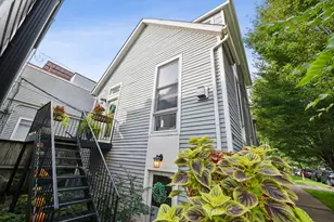 1809 W Melrose St, Chicago, IL 60657 - Photo 1