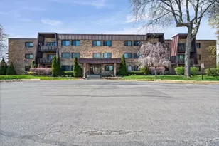 1205 E Hintz Rd, Arlington Heights, IL 60004 - Photo 1