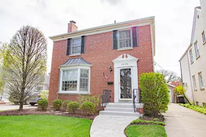 6239 N Lenox Avenue, Chicago, IL 60646 - Photo 1