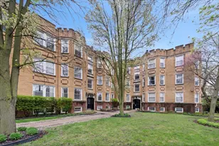 2579 W Montrose Ave, Chicago, IL 60618 - Photo 1