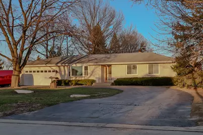 7N240 West End Road, Roselle, IL 60172 - Photo 1