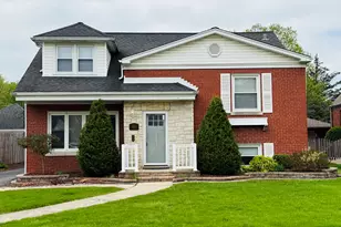 812 S Catherine Ave, La Grange, IL 60525 - Photo 1
