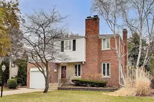 6621 N Keating Ave, Lincolnwood, IL 60712 - Photo 1