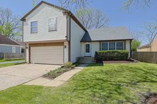 2842 Garden Dr, Lisle, IL 60532 - Photo 1