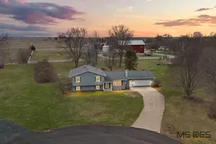 2S456 Cedar Ct, Elburn, IL 60119 - Photo 1