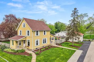 155 Maple St, Sugar Grove, IL 60554 - Photo 1