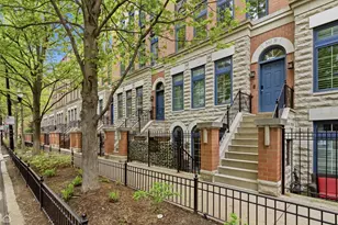 361 W Superior St, Chicago, IL 60654 - Photo 1