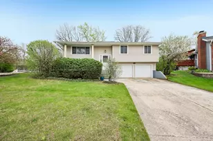907 Jeffery Ct, Schaumburg, IL 60193 - Photo 1