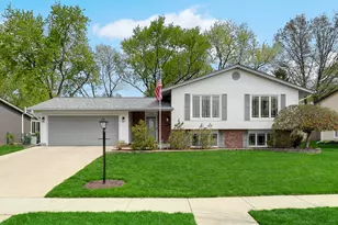 920 Harrison Ln, Hoffman Estates, IL 60192 - Photo 1