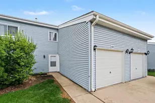 1895 Hickory Ln, Glendale Heights, IL 60139 - Photo 1