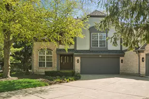 525 Cherbourg Dr, Buffalo Grove, IL 60089 - Photo 1