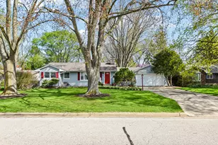 336 W Lincoln Ave, Libertyville, IL 60048 - Photo 1