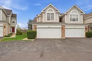 612 Citadel Dr, Westmont, IL 60559 - Photo 1