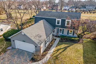 669 E Carpenter Dr, Palatine, IL 60074 - Photo 1