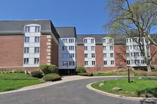 175 Lake Blvd, Buffalo Grove, IL 60089 - Photo 1