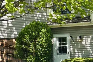 904 Van Buren Ct, Vernon Hills, IL 60061 - Photo 1