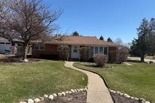 921 Northfield Dr, Aurora, IL 60505 - Photo 1