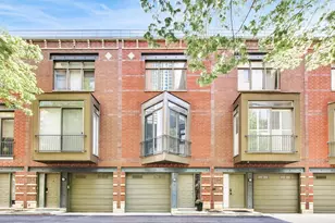 320 N Clinton St, Chicago, IL 60661 - Photo 1