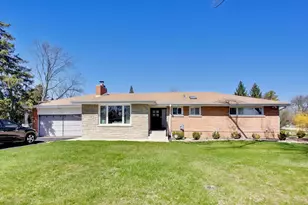 1032 Heatherfield Ln, Glenview, IL 60025 - Photo 1