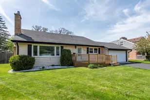 812 Geddes Ct, Winthrop Harbor, IL 60096 - Photo 1