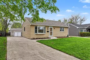 218 N Louis St, Mount Prospect, IL 60056 - Photo 1