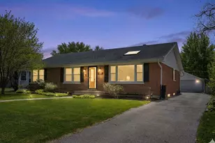 1910 E Liberty Dr, Wheaton, IL 60187 - Photo 1