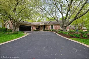 570 Hillside Ct, Barrington, IL 60010 - Photo 1