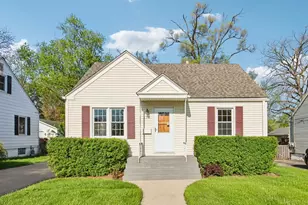 158 N Garfield Ave, Mundelein, IL 60060 - Photo 1