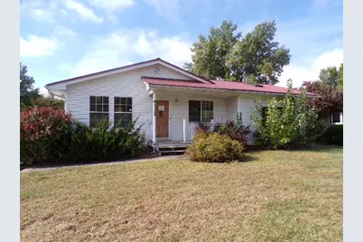 4112 N Lincoln Avenue, Davenport, IA 52806 - Photo 1