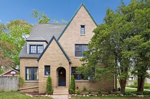 726 W Highland Ave, Elgin, IL 60123 - Photo 1