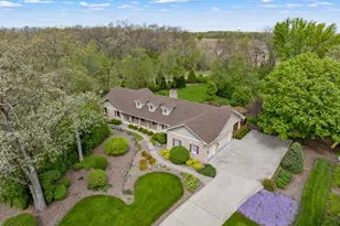 44W664 Oakshire Ln, Hampshire, IL 60140 - Photo 1